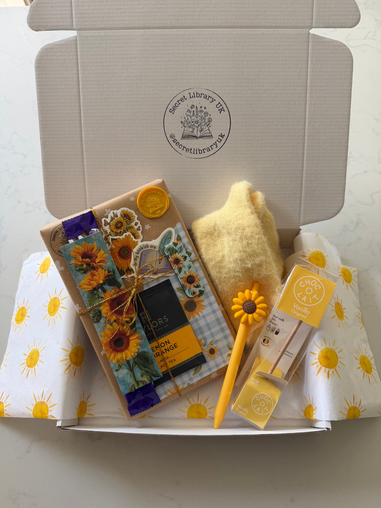 Sunflowers Bookish Box 🌻
