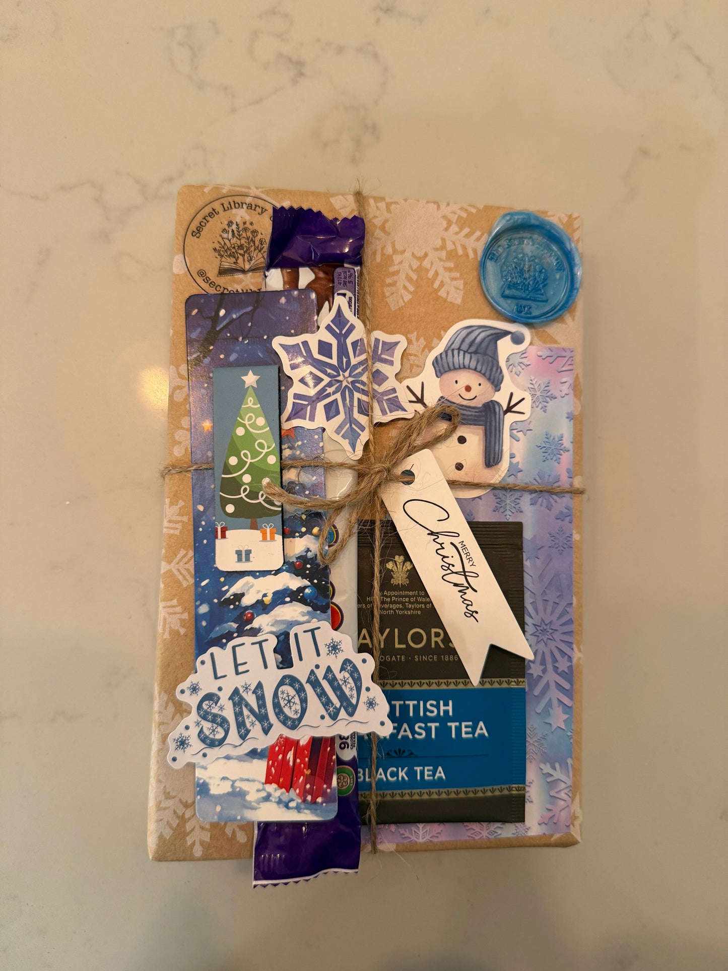 Festive Blind Date With a Book - Choice of 4 Themes