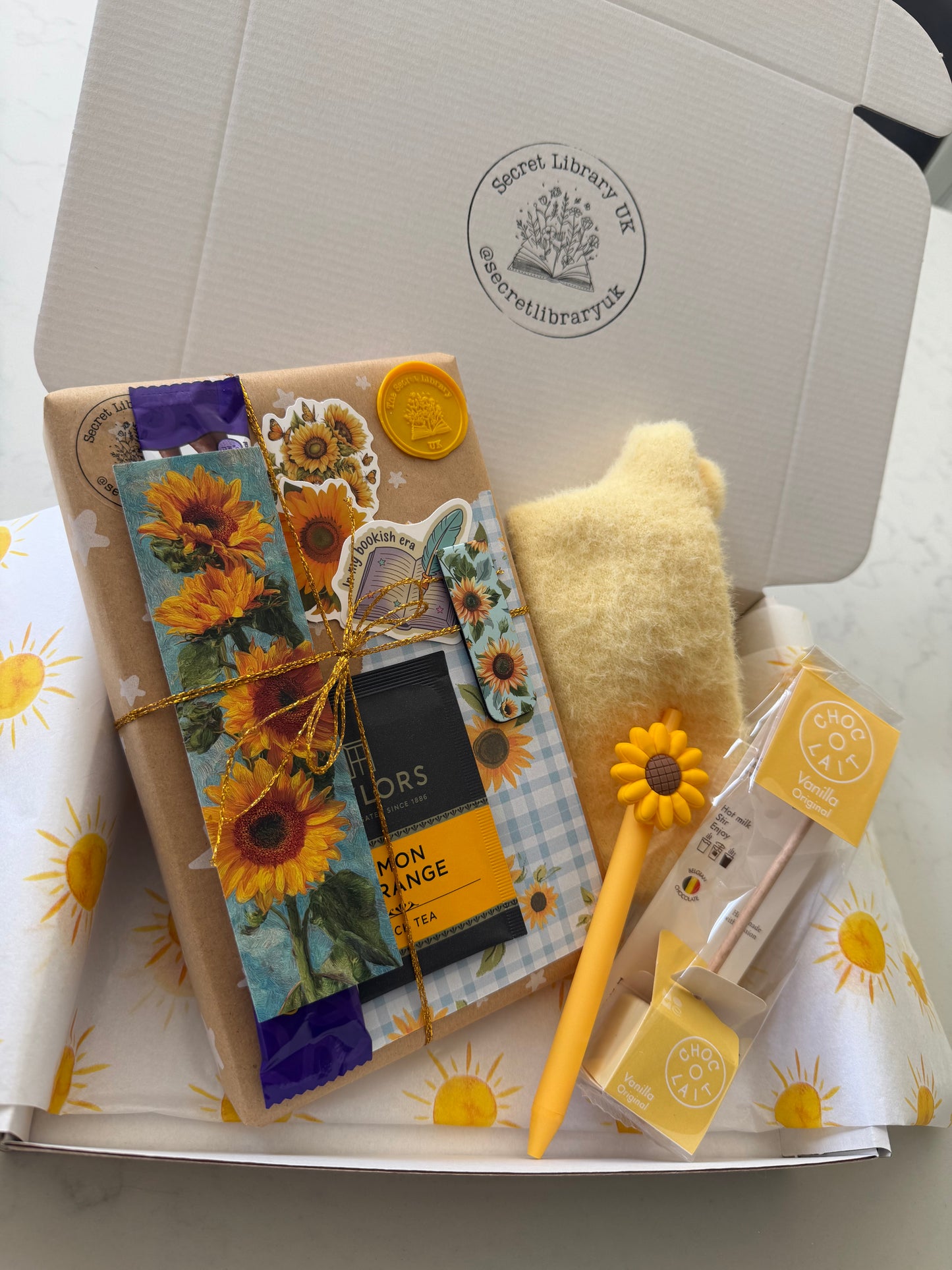 Sunflowers Bookish Box 🌻